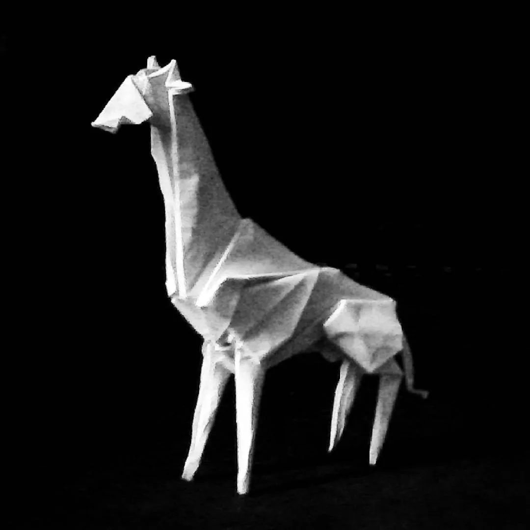 Giraffe - Gen Hagiwara