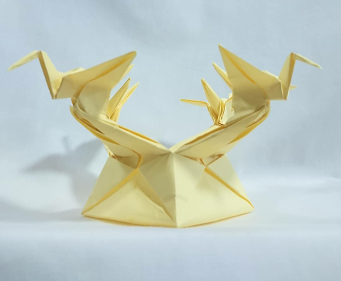 Box with 4 cranes