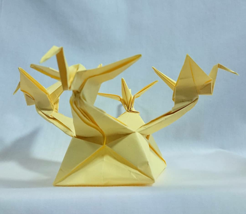 Box with 4 cranes