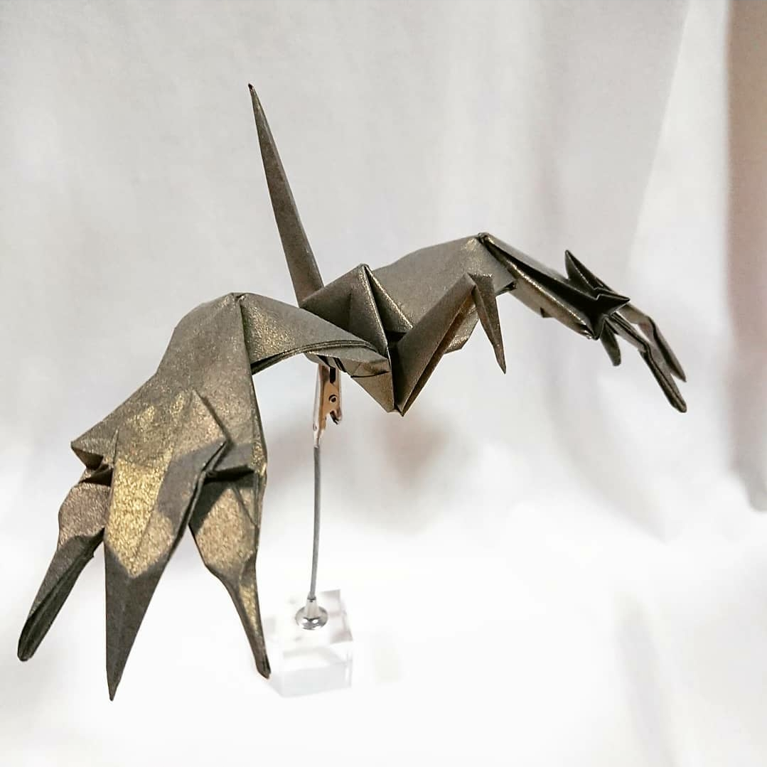 Crane with claws