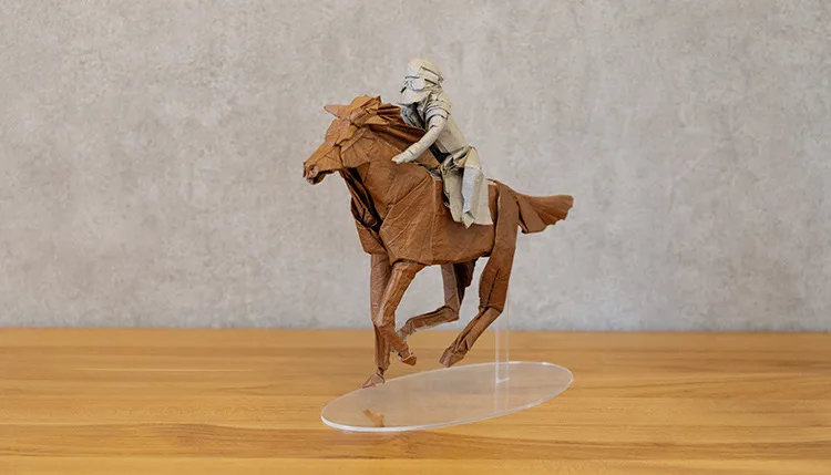 Racing horse