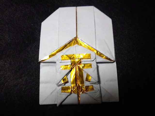 Gold amulet