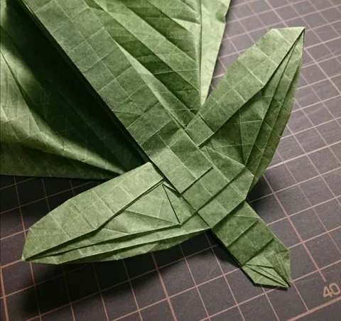 Praying Mantis Flying v1.0 — паттерн