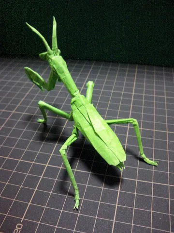 Praying Mantis Flying v1.0