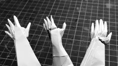 Mineo s hands