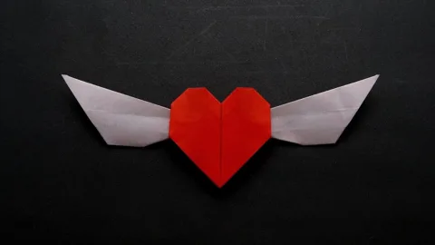 FLAPPING WINGED HEART v1