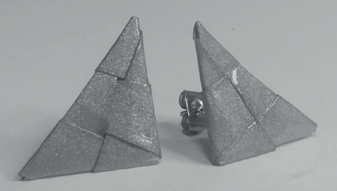 Knotted triangle