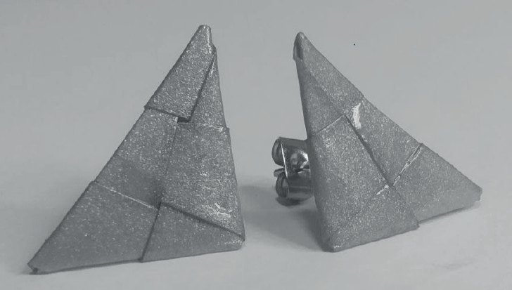 Knotted triangle
