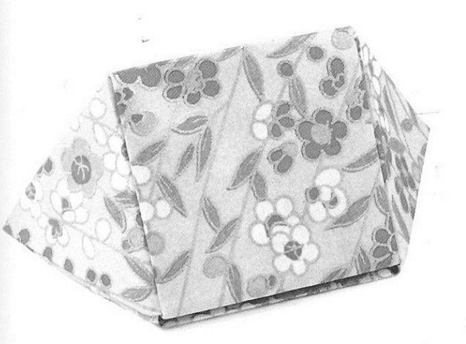 Gift box axa bisected tetrahedron