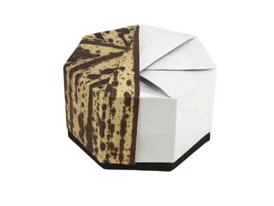 Pentagonal and heptagonal boxes