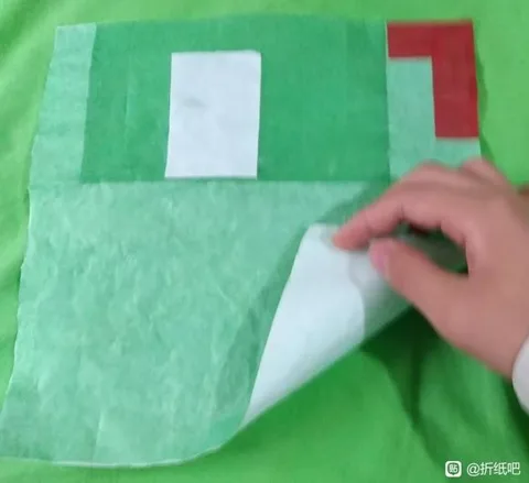Anime girl holding minecraft tnt — паттерн