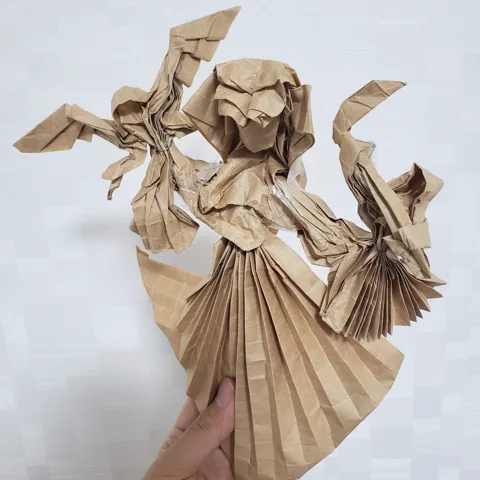 Lady with 2 dolls